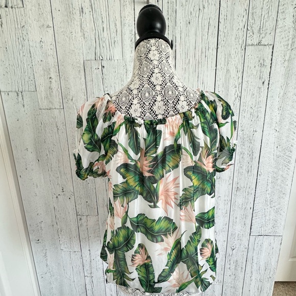 Flowy Palm Leaf Scoop Neck Top, EUC, Sz S - Picture 4 of 10
